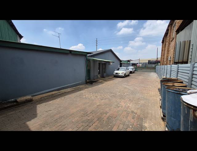 1,480M² FACTORY FOR SALE IN ANDERBOLT